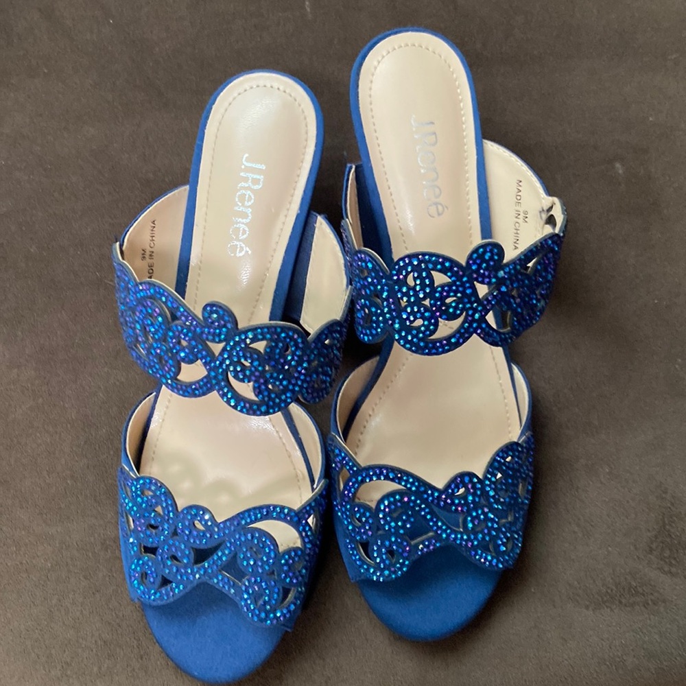 Cute slide sandals with the kitten heel